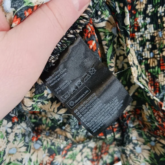 H&M Ruched Floral Top - Picture 5 of 5
